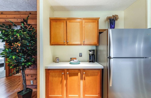 Atlantic House | 11 Mi to Chincoteague: Atlantic Home w/Decks!