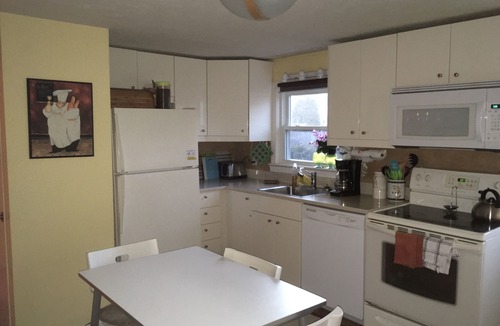 Falmouth House | 11 Quiet duplex by the beach, short walk to Falmouth Village, high-speed WiFi