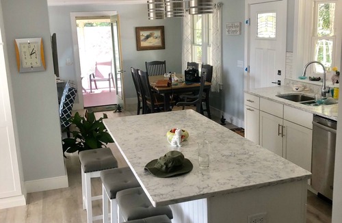 Sandwich House | 111 Popple Bottom- Newly remodeled, central a/c, private pond beach access