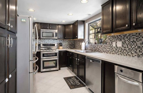 Warner Center House | 116 Lovely Woodland Hills Home w/Pool & spa