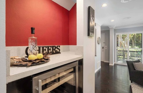 Warner Center House | 116 Lovely Woodland Hills Home w/Pool & spa