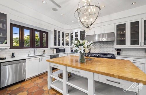 Northeast Miami House | 11br Villa Calabassa on the Water