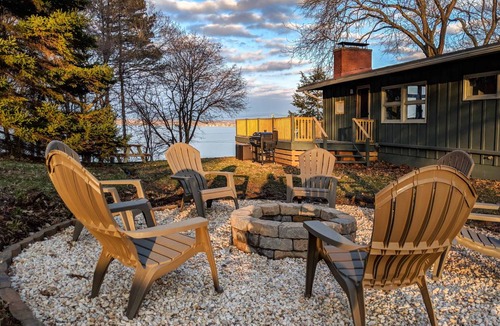 Seneca Falls Cottage | 139 m² Cabin ∙ 4 bedrooms ∙ 10 guests
