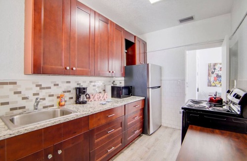 South Beach Condo | 13th Street, 2 Bedroom by Deco 305- Walk to Beach