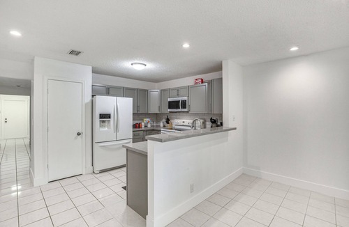 Coral Springs House | 15 Mi to Beach: Modern Coral Springs Home