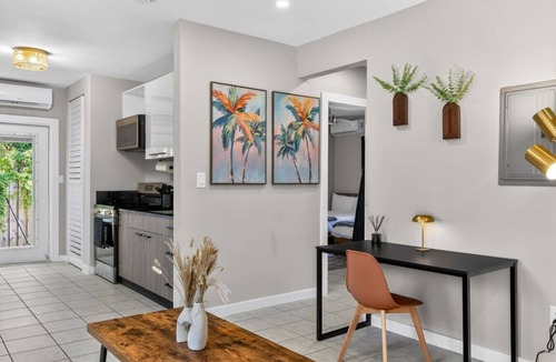 Northeast Miami Apartment | 15 min to Beach | 2 Queen Beds | Free Parking (U4)