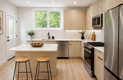 Greenville House | 15 min to NYC, Spacious & Private 3BR Home Sleeps 12