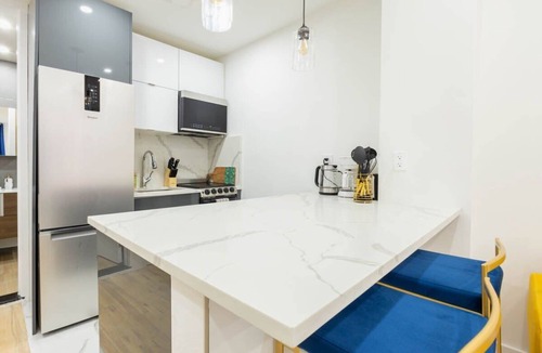 Upper East Side Apartment | 1597-1 Large studio W/D in the unit prime UES