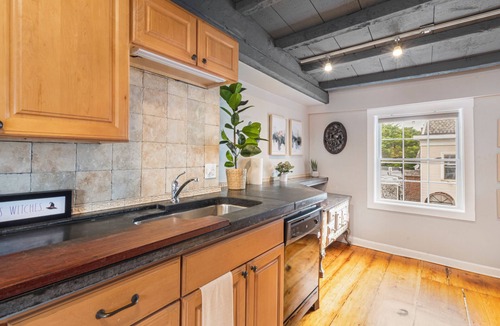 Salem Apartment | 1710 Historic Downtown 2BR Salem + Witch Trials