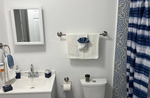 Parkside Apartment | 1820B - Cute Small Studio For Travelers