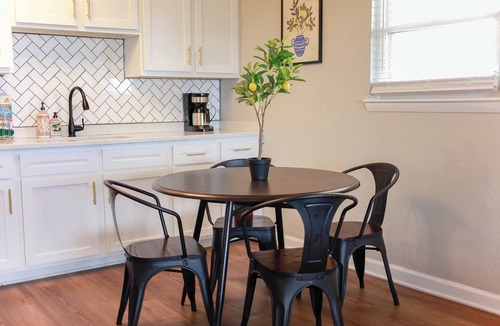 Cottage Line Apartment | 1866 EOV Beach Suite