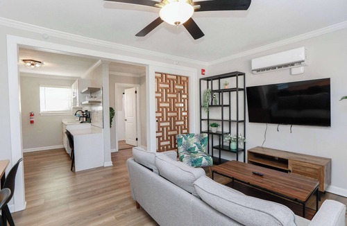 Cottage Line Apartment | 1866 EOV Haven Suite
