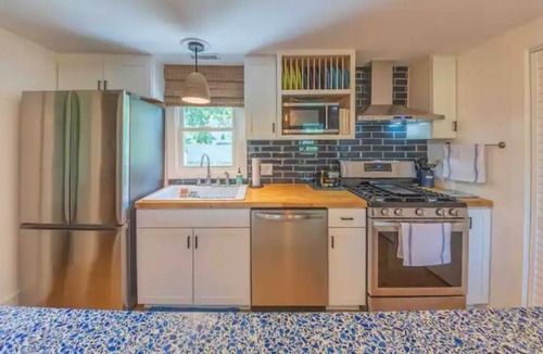 Windmill Point House | 1891 Coastal Charmer: fully renovated farmhouse