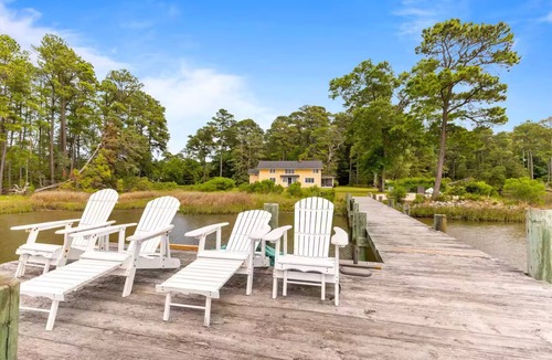 North House | 1899 Old Log Cabin School House w/10 acres on the Chesapeake Bay with Beach