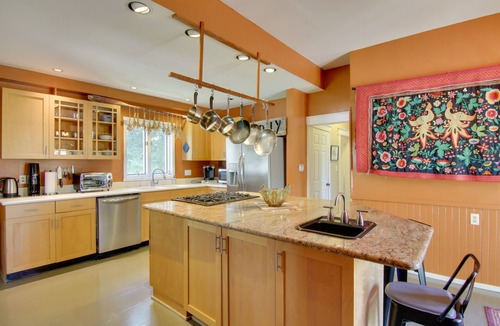 Cambridge House | 1915 Historic Cambridge Property w/Fire Pit!