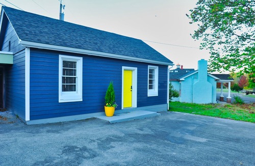 Sharon Cottage | 1930s Cape Cod Bungalow at Firmstone Manor
