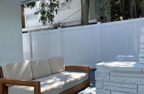 Lauderdale Beach Apartment | 1b/1b Clean Cozy Across the street from the beach