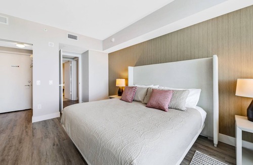 Hallandale Beach Cabin | 1BDR amazing view 37th floor HYDE Hollywood Beach