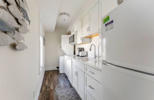 North End Condo | 1BR Beach Retreat - Pool, Parking & Boardwalk
