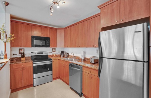 Sunny Isles Beach Condo | 1BR Luxury Condo Suite with Garden View in Sunny Isles