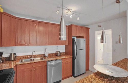 Sunny Isles Beach Condo | 1BR Luxury Condo Suite with Garden View in Sunny Isles