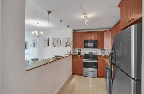 Sunny Isles Beach Condo | 1BR Luxury Condo Suite with Garden View in Sunny Isles