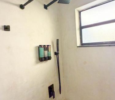 Driftwood Apartment | 1BR near Hollywood Guitar with Private Patio