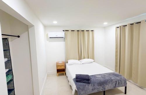 Driftwood Apartment | 1BR near Hollywood Guitar with Private Patio