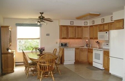 Cape May House | 1st Flr Family Home on quiet street, short walk to beach, restaurants & shopping