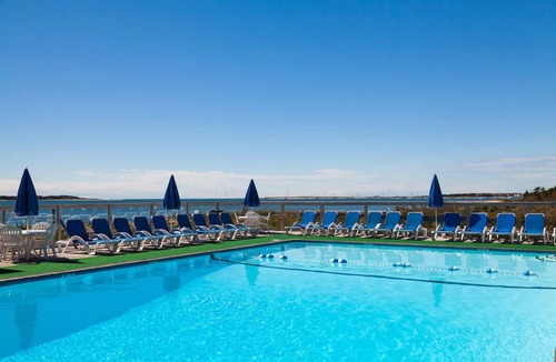 West Yarmouth Apartment | 2 1BR Townhouses, Green Harbor Resort, Sun Loungers, Picnic Area, Beach Access