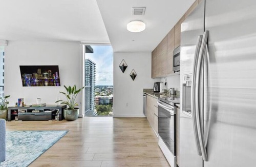 Overtown Condo | 2/2 Luxe Downtown Miami Condo - City views