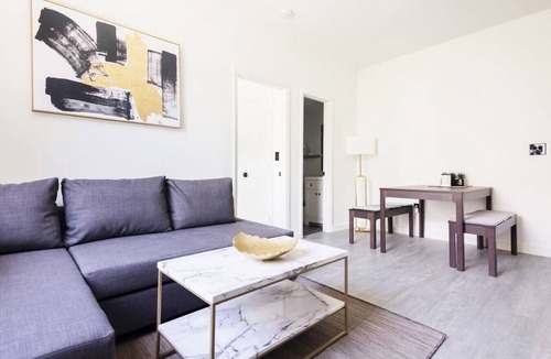 Flamingo/Lummus Condo | 2 Bdr/1 Bth CHIC & COZY Apartment on Collins Ave