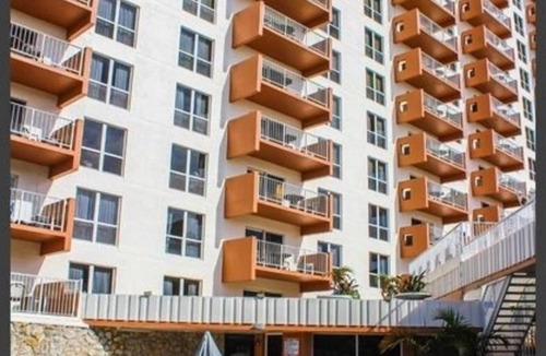 East Fort Lauderdale Condo | 2 Bdrm intercostal Water View @ Fort Lauderdale Beach Resort, FL