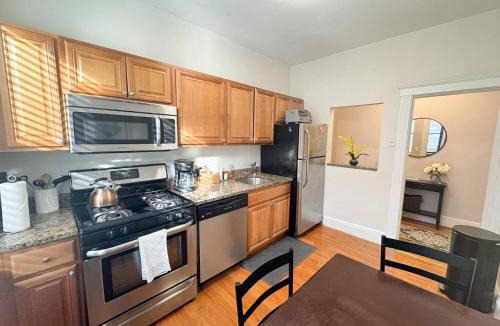 Commonwealth Apartment | 2 bed, in unit laundry, Boston College, balcony