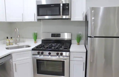 Downtown Albany Apartment | ★ 2 BEDROOM/1 BATH TRENDY Apt ★ Downtown Albany