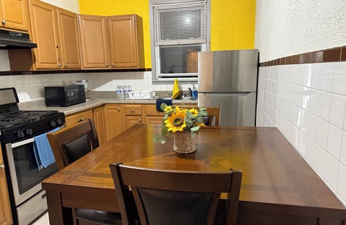Long Branch Apartment | 2-bedroom apartment in Long Branch 1 block to Pier Village and the beach