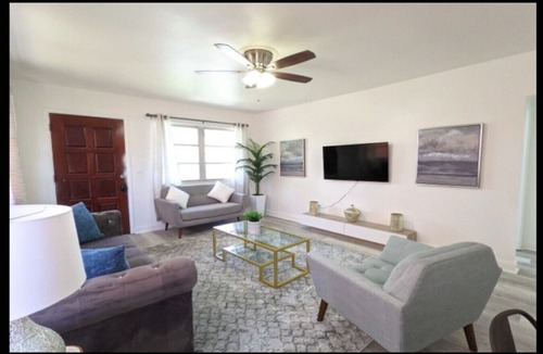 The Roads House | 2 Bedroom Comfortable House With Pool & Parking in Miami