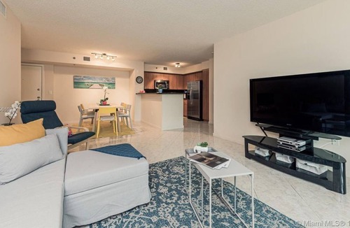 Aventura Condo | 2 Bedroom Condo 22276 by Houzlet