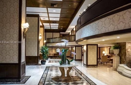 Bal Harbour Condo | 2 Bedroom Condo 327294 by Houzlet