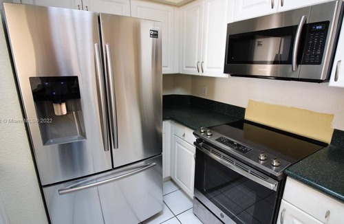 Aventura Condo | 2 Bedroom Condo 439084 by Houzlet