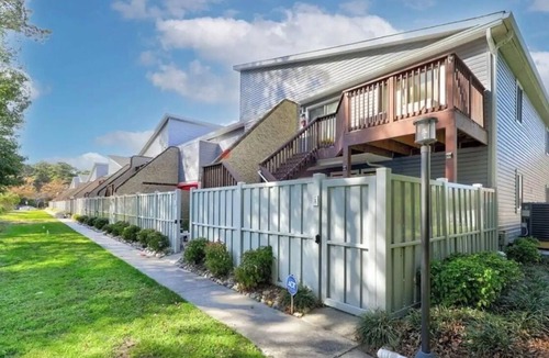 Caine Woods Condo | 2-bedroom condo with pool in lovely Ocean City with WiFi, AC