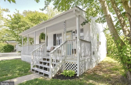 Piney Point Cottage | 2 Bedroom Cozy Beach Cottage with Water Access