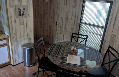 Gladstone House | 2-bedroom escape on James River w/river access and canoe near James River Park