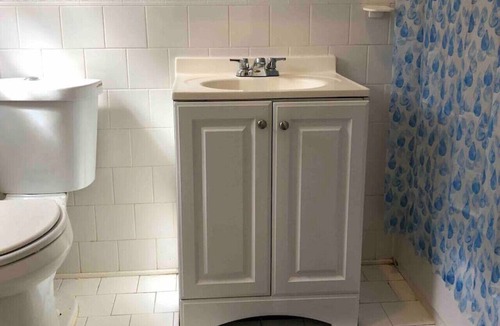 Perth Amboy Apartment | 2-bedroom house, near NYC bus/train, MetLife Stadium 35 minutes