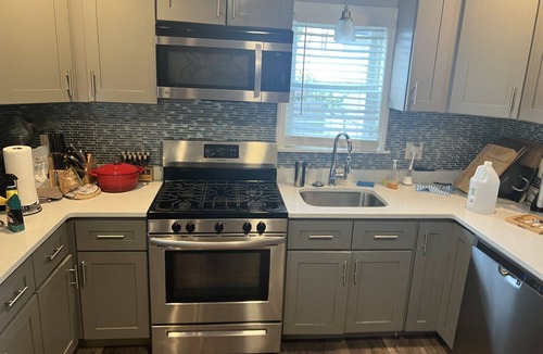 Providence House | 2-bedroom house with AC, parking, and cardio/GYM equipment in Providence