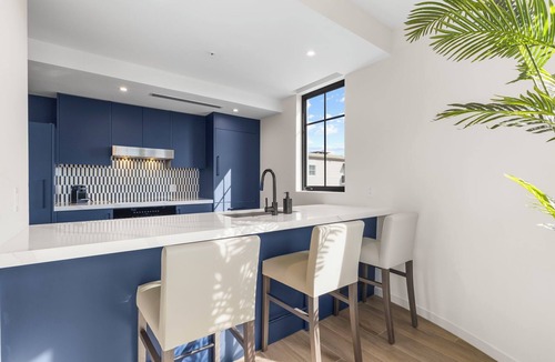 Industrial Section Hotel | 2 Bedroom Junior Suite at The Avenue Coral Gables