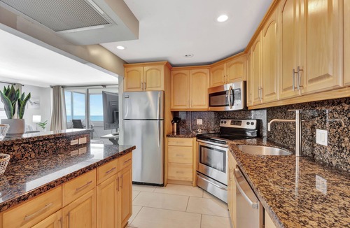 Bermuda Riviera Apartment | 2 Bedroom Ocean Front