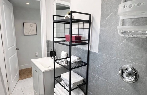 West Little River House | 2-bedroom private home in the center of Miami with cool AC for relaxing stays