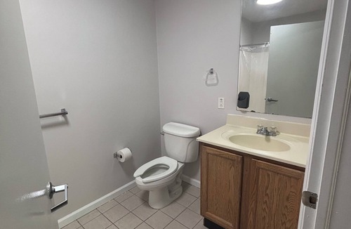Ampere Apartment | 2-bedroom, suite, in Caldwell with cool AC
