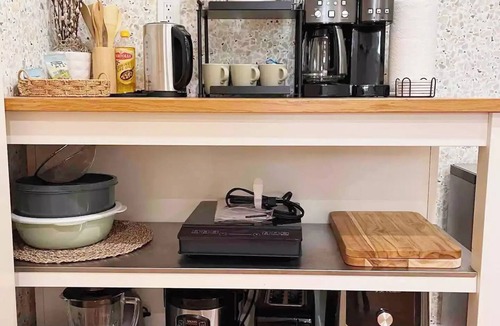 Los Altos House | 2 Bedroom Unit by Long Beach Airport-KING Bed-W/D-Between Universal/Disneyland